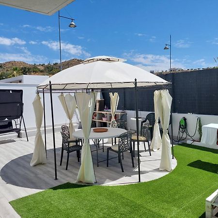 Bajo Con Jardin En Primera Linea De Playa Apartment Malaga Exterior photo