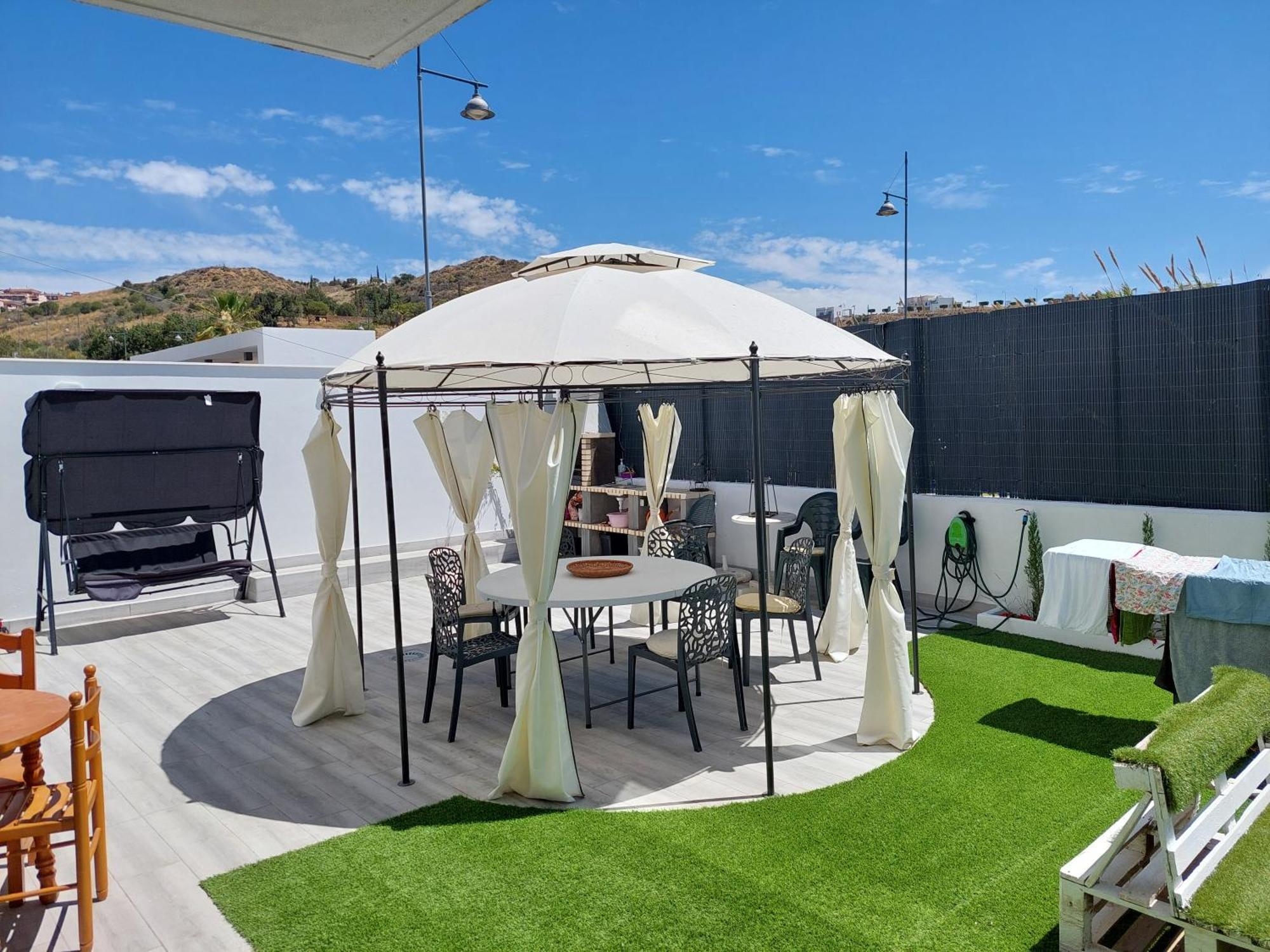 Bajo Con Jardin En Primera Linea De Playa Apartment Malaga Exterior photo